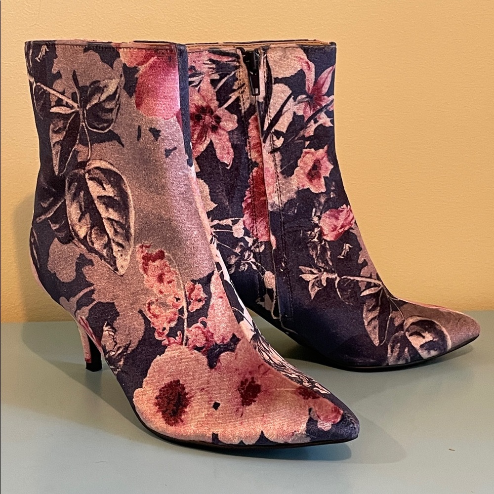 Farylrobin Velvet Floral Patterned Ankle Boots
